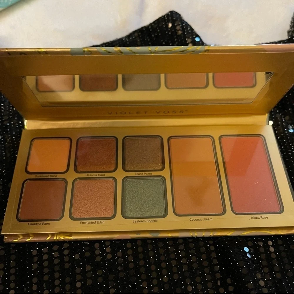 Violet Voss / Pretty In Paradise Face & eye Shadow Palette / NIB
